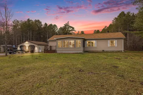 6839 Graham Rd, Grant, MI 49327