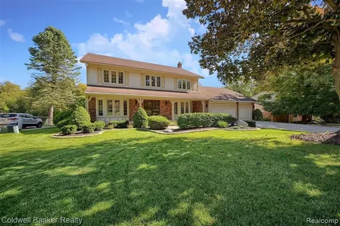 30690 Turtle Creek Ct, Farmington Hills, MI 48331