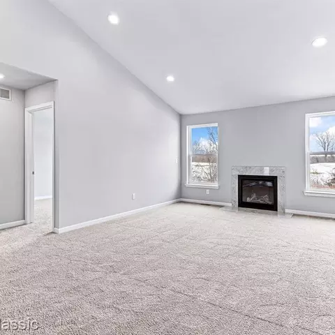 31673 Augusta Dr #65, Romulus, MI 48174 photo 4