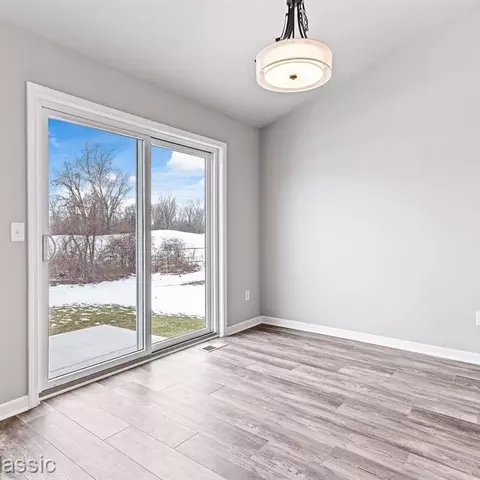31673 Augusta Dr #65, Romulus, MI 48174 photo 6