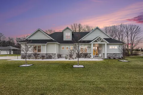 5486 8th Ave, Grandville, MI 49418