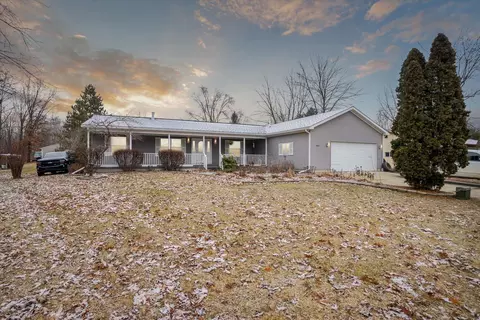 9251 Michelle Dr, Crystal, MI 48818