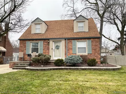 2634 Walnut St, Dearborn, MI 48124