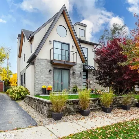 1222 Cole St, Birmingham, MI 48009