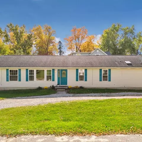 307 S Water St, Stockbridge, MI 49285