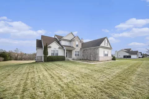 7168 Hickory Creek Dr, Dexter, MI 48130