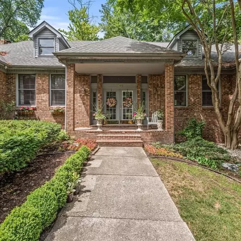 1166 Copperwood Dr, Bloomfield Township, MI 48302