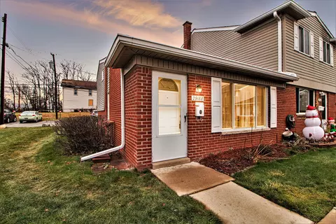 29188 Manchester St, Westland, MI 48185