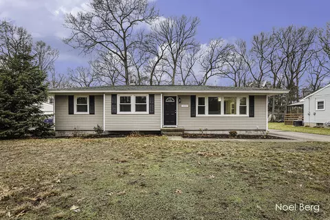 15151 155th Ave, Grand Haven, MI 49417