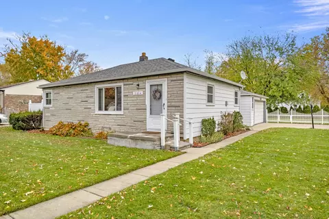 21814 Purdue Ave, Farmington Hills, MI 48336