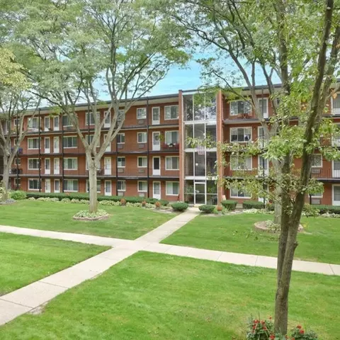 2925 W 13 Mile Rd #201, Royal Oak, MI 48073