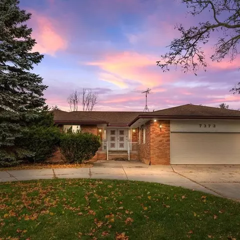 7373 Katrin Dr, West Bloomfield, MI 48322