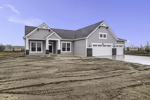 4709 Harkemas Creek Dr, Holland, MI 49424