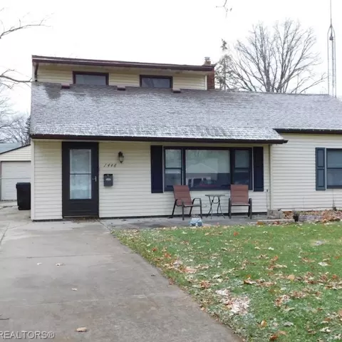 1448 Minnesota Ave, Marysville, MI 48040