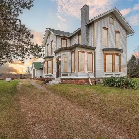 4884 Hawkins Rd, Jackson, MI 49201