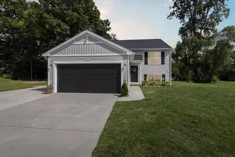7187 Glenmeadow Ct, Grand Blanc, MI 48439