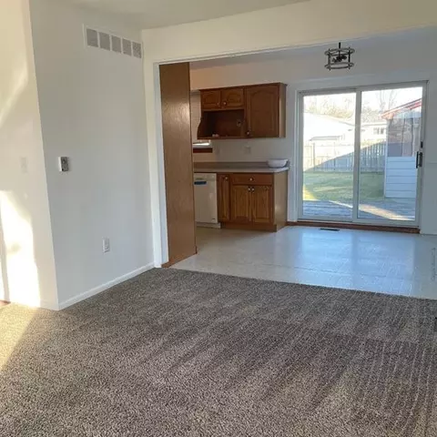 28706 Burning Tree Ln, Romulus, MI 48174 photo 6