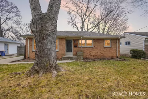 1500 Carlton Ave NE, Grand Rapids, MI 49505