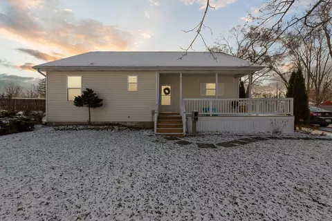 223 Cherry St, Vassar, MI 48768