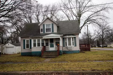 307 Sheldon St, Dowagiac, MI 49047