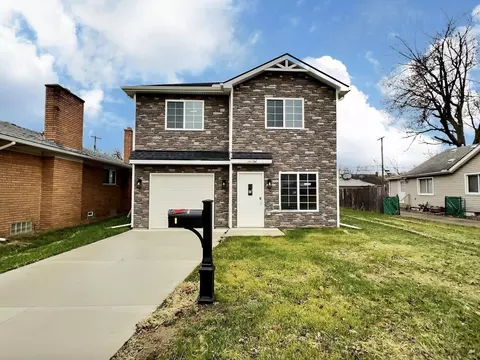 16194 Hauss Ave, Eastpointe, MI 48021