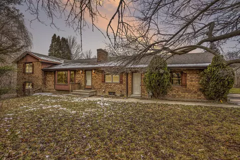 1851 Jackson St, Hudsonville, MI 49426