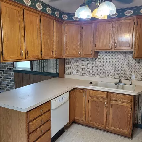 3862 Gloria St, Wayne, MI 48184 photo 9