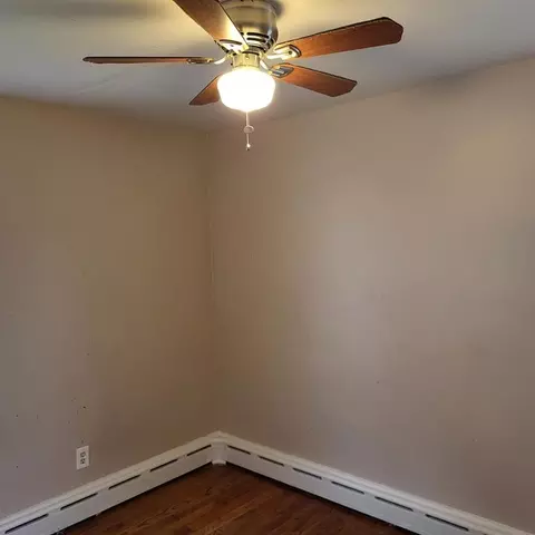 3862 Gloria St, Wayne, MI 48184 photo 4