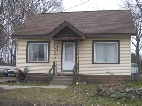 1054 East St, Muskegon, MI 49442