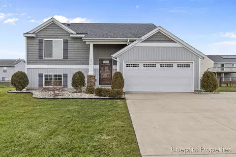 4244 Springwell Ct, Wayland, MI 49348
