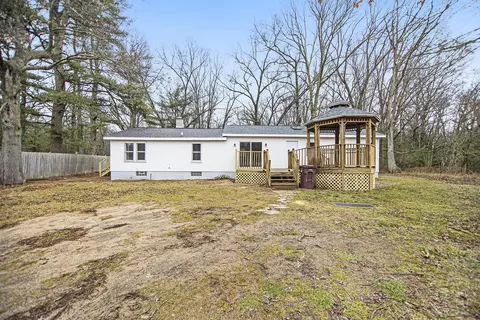 255 E River Rd, Muskegon, MI 49445
