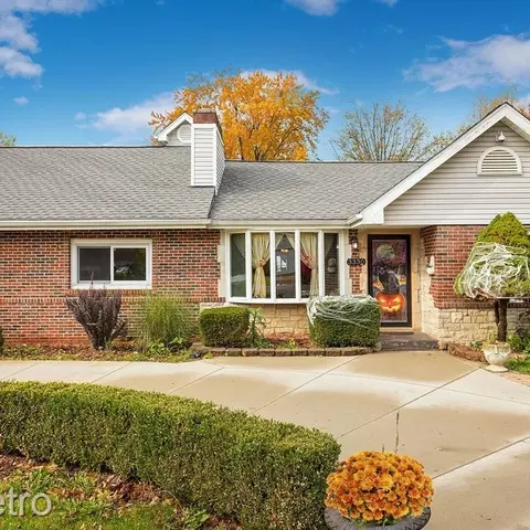 3330 Longview Ave, Rochester Hills, MI 48307