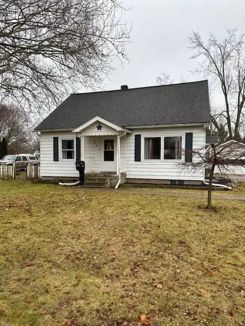 208 Fayette St, Jonesville, MI 49250