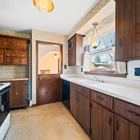 22261 Olmstead St, Dearborn, MI 48124 photo 4