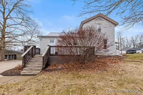 147 S Elizabeth St, Lyons, MI 48851 photo 2