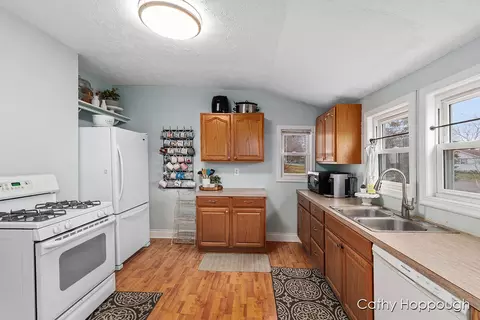 147 S Elizabeth St, Lyons, MI 48851 photo 5