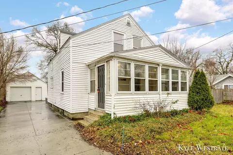 232 Himes St SE, Wyoming, MI 49548