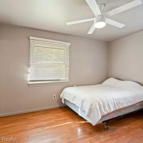 443 Trombley Dr, Troy, MI 48083 photo 12