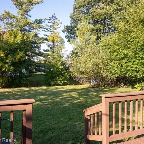443 Trombley Dr, Troy, MI 48083 photo 20