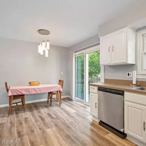 443 Trombley Dr, Troy, MI 48083 photo 7
