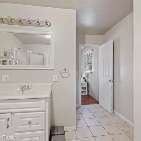 443 Trombley Dr, Troy, MI 48083 photo 14