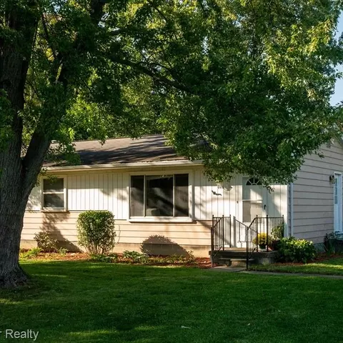 443 Trombley Dr, Troy, MI 48083