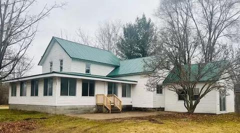 89 W Weaver St, Hesperia, MI 49421