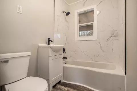 113 Carl Ave, Springfield, MI 49037 photo 8