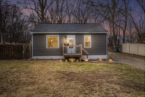 113 Carl Ave, Springfield, MI 49037
