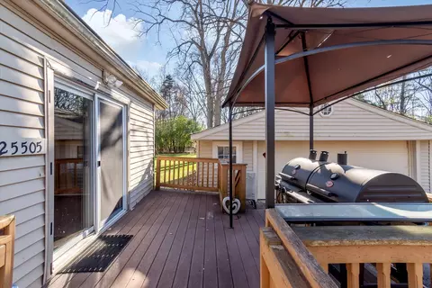 25505 Farmbrook Rd, Southfield, MI 48034 photo 4