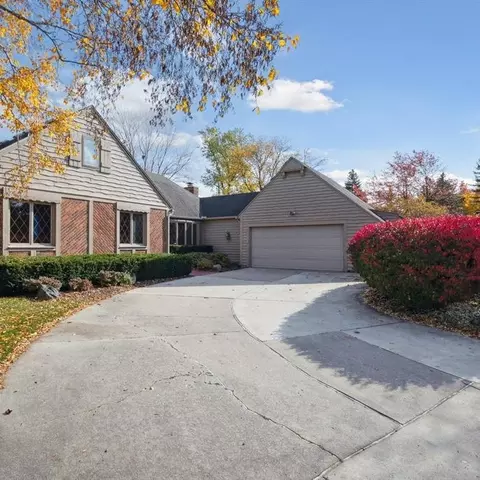 12200 Appletree Dr, Plymouth, MI 48170