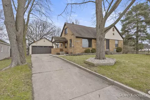 203 Marcus St SW, Grand Rapids, MI 49548