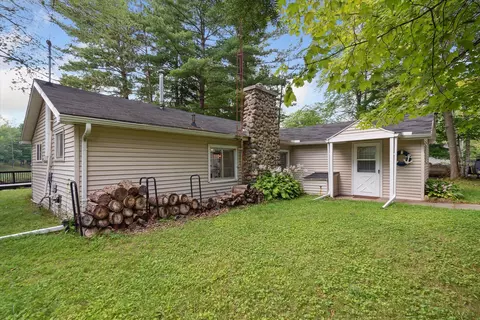 129 Dennis St, Gladwin, MI 48624 photo 6