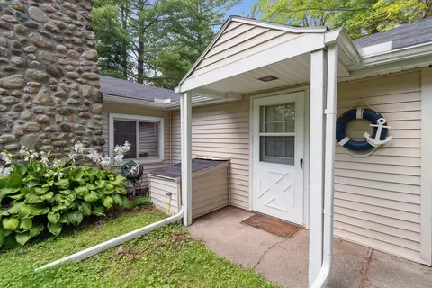 129 Dennis St, Gladwin, MI 48624